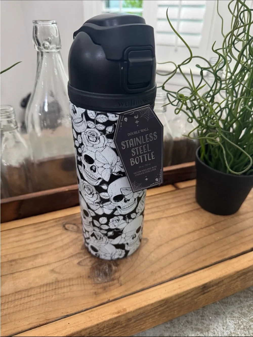 WELLNESS SKULL & ROSES BLK/WHITE STAINLESS STEEL WATER BOTTLE NEW